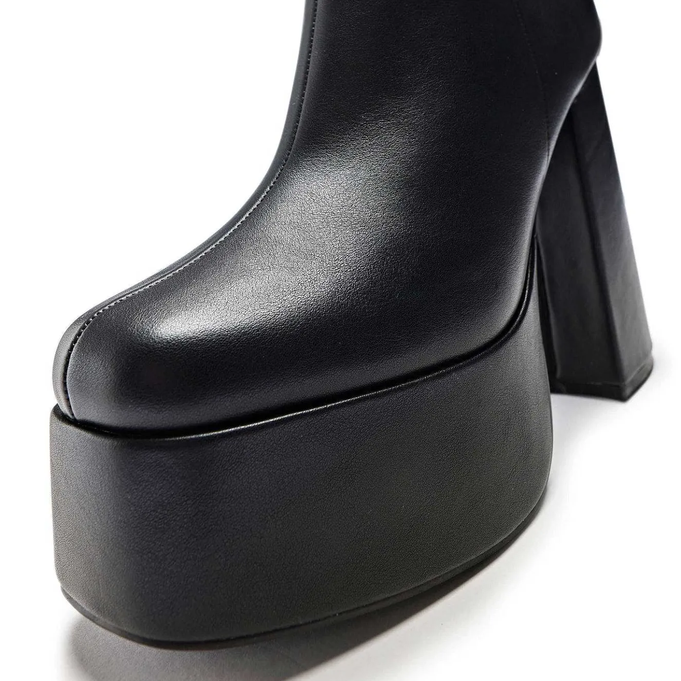 Lexus Black Platform Heeled Boots<KOI footwear Online
