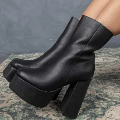 Lexus Black Platform Heeled Boots<KOI footwear New